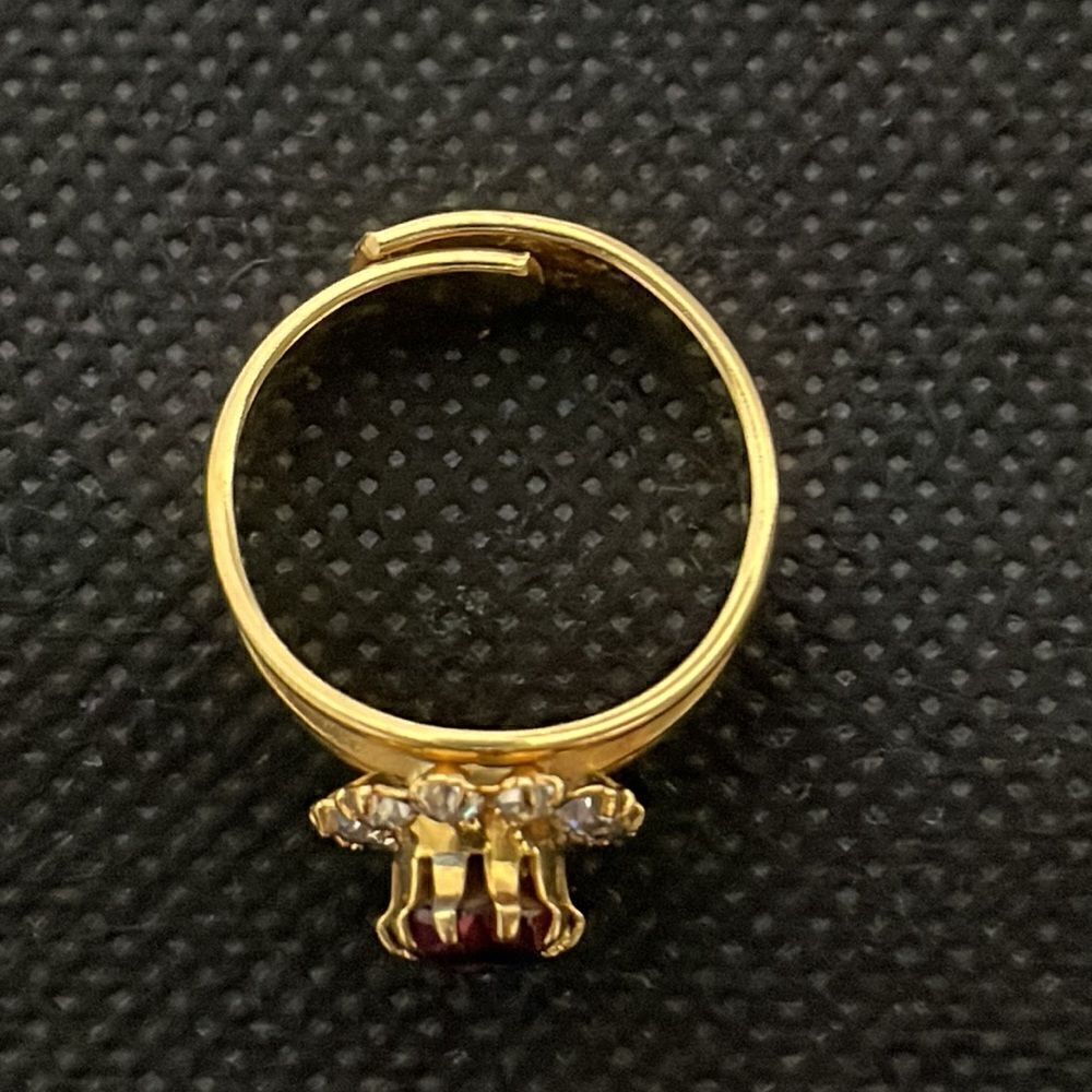 Beautiful ring with a purple rhinestone - Picture 5 of 5